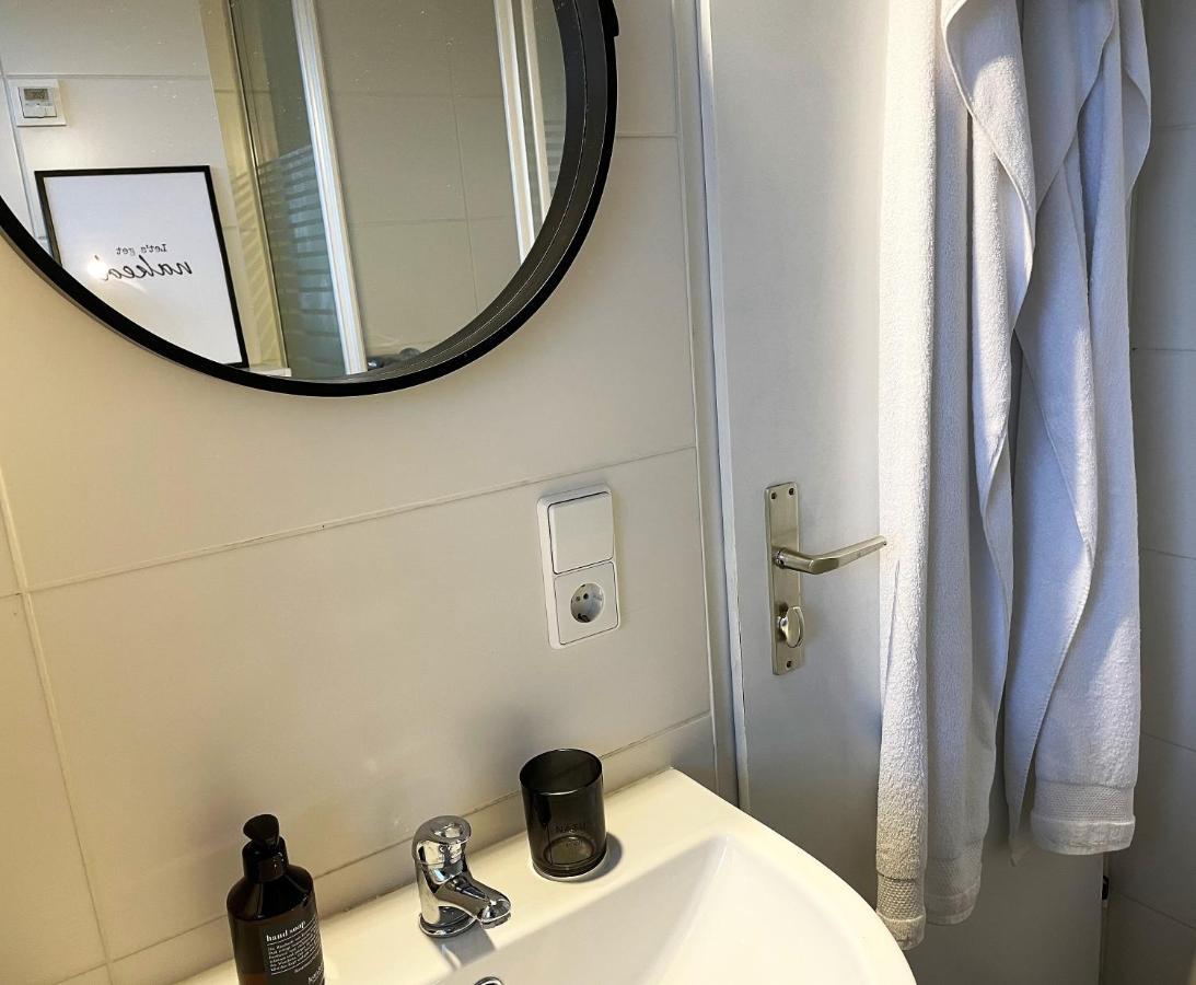 Studio Apartment Mit Parkplatz Oberesslingen Екстериор снимка